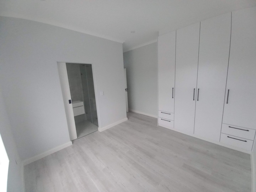 5 Bedroom Property for Sale in Sandown Western Cape